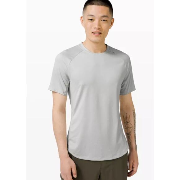 (L) $78‎ Lululemon Fresh Form Short Sleeve Tee Vapor Grey - Picture 1 of 6